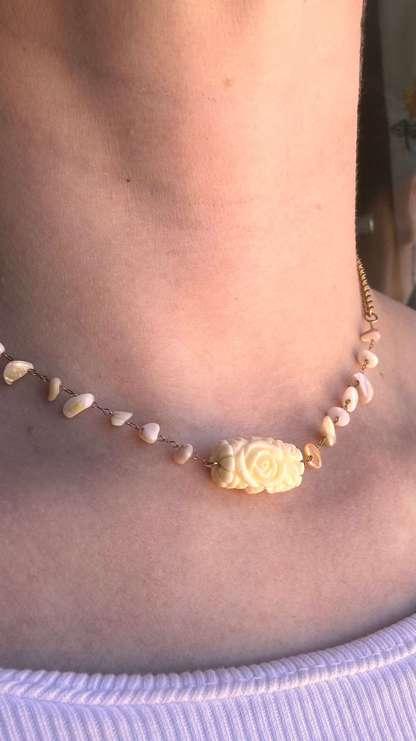 Collana White Rose